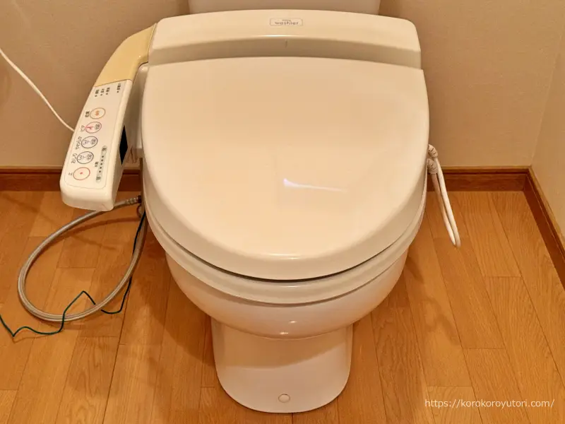 トイレ水漏れ(1)　TOTO TCF6010正面